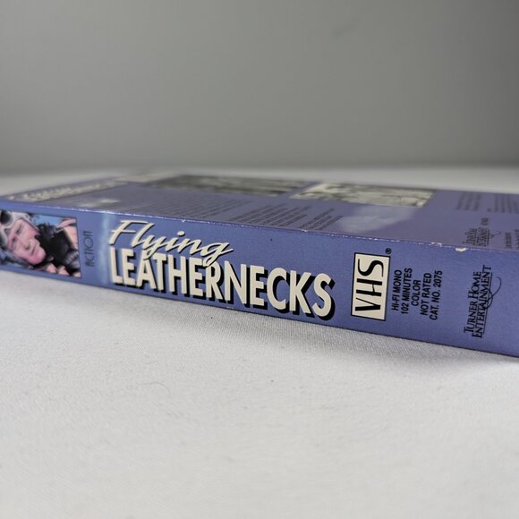 3/$15 FLYING LEATHERNECKS (1951) vintage VHS tape with John Wayne, Robert Ryan - Picture 2 of 4